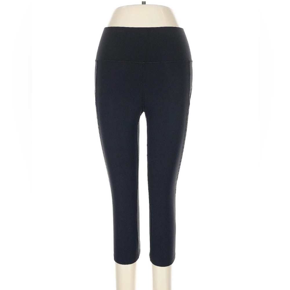 Lululemon Black Cropped Leggings w/ Pockets